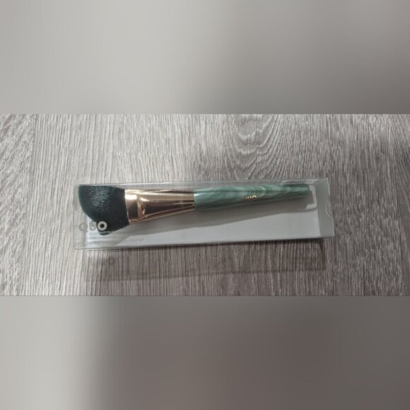 Brand New Makeup Brush - Picture 2 of 3